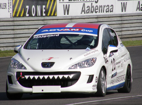 Anders Majgaard's 308 racer er nu rettet op og fin igen til weekendens 'juniløb' på Jyllands-Ringen.